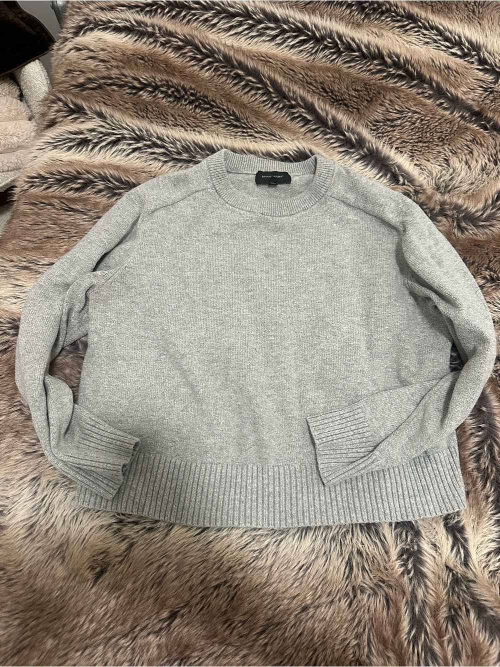 Banana Republic Light Gray Crewneck Sweater